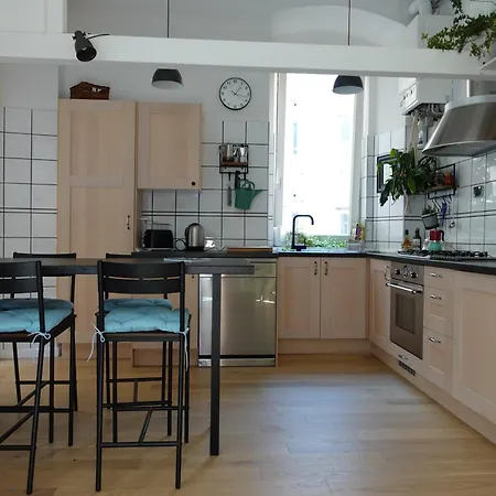 Daire Cavana Cosy With Garden Near The Sea